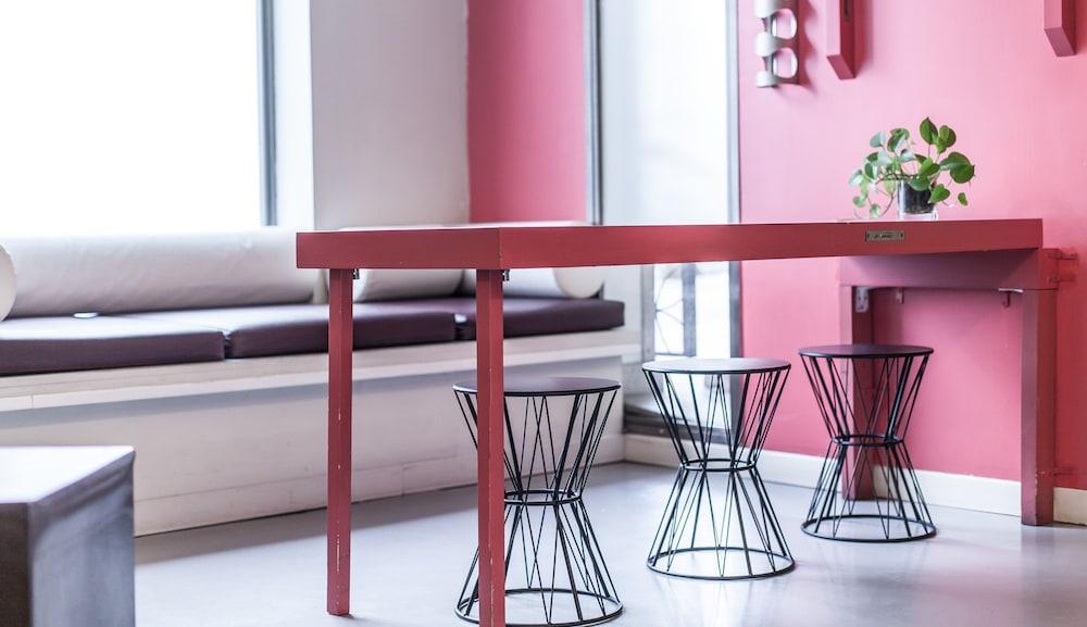 Urbansea Atocha 113 Hotel Мадрид Екстериор снимка