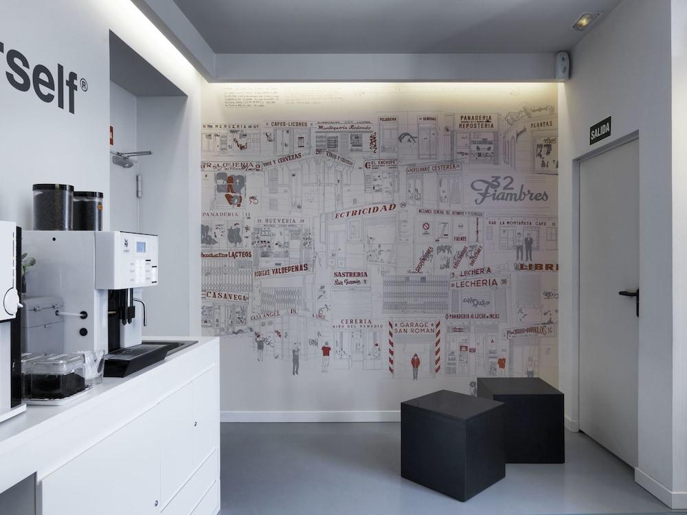 Urbansea Atocha 113 Hotel Мадрид Екстериор снимка