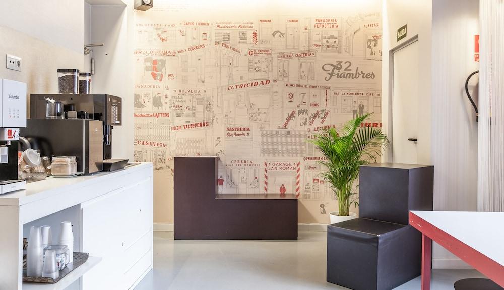 Urbansea Atocha 113 Hotel Мадрид Екстериор снимка