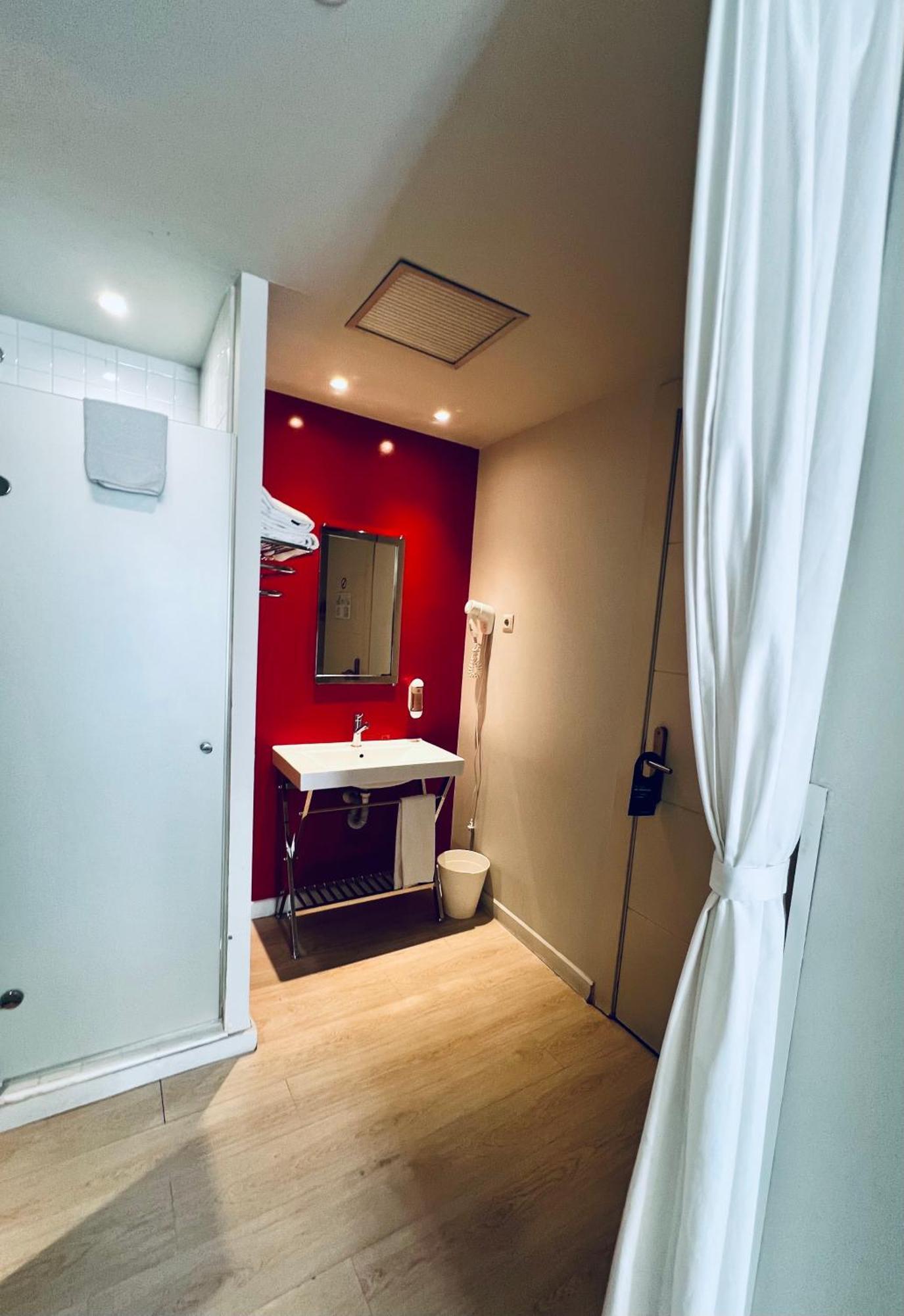Urbansea Atocha 113 Hotel Мадрид Екстериор снимка