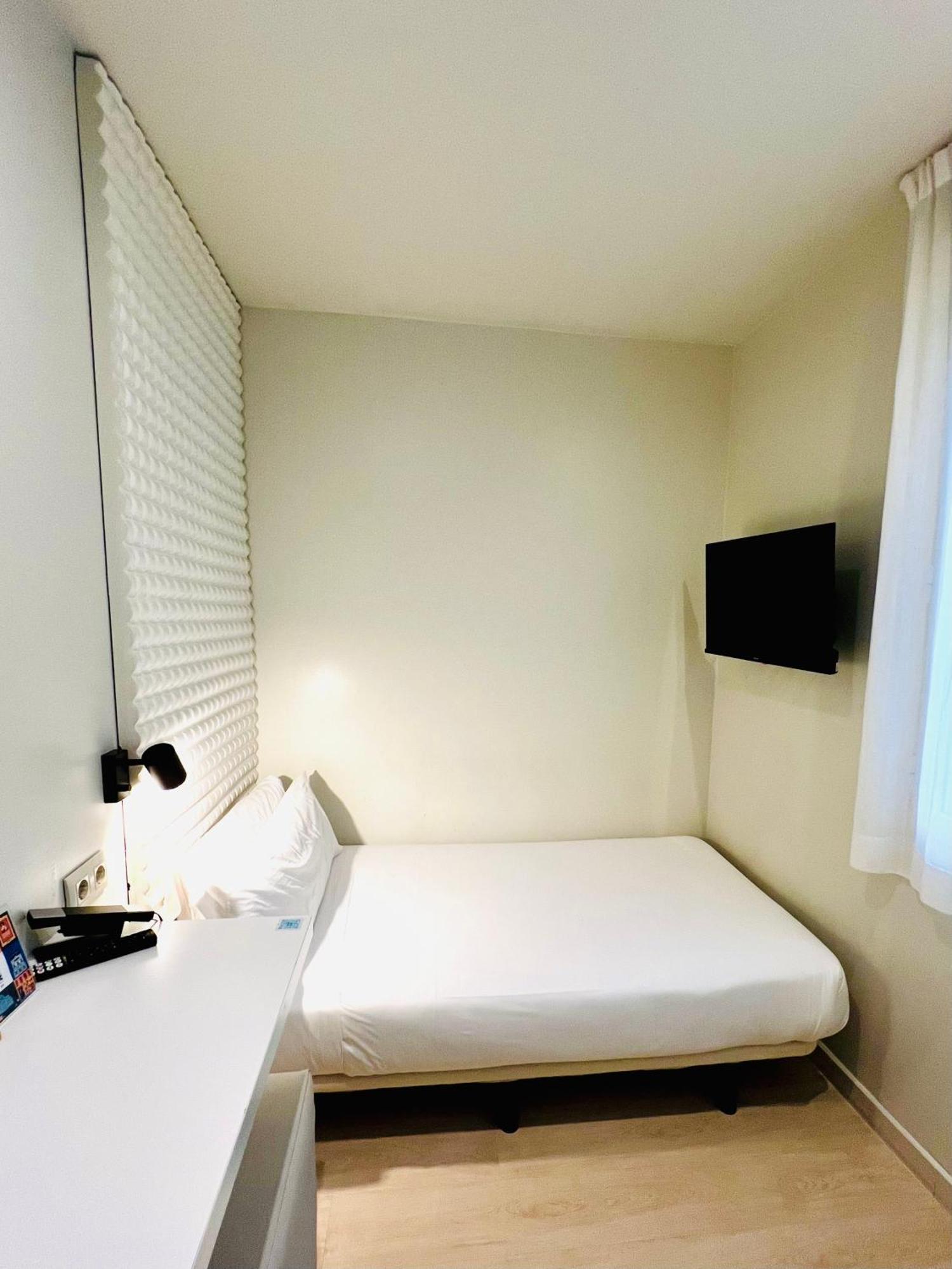 Urbansea Atocha 113 Hotel Мадрид Екстериор снимка