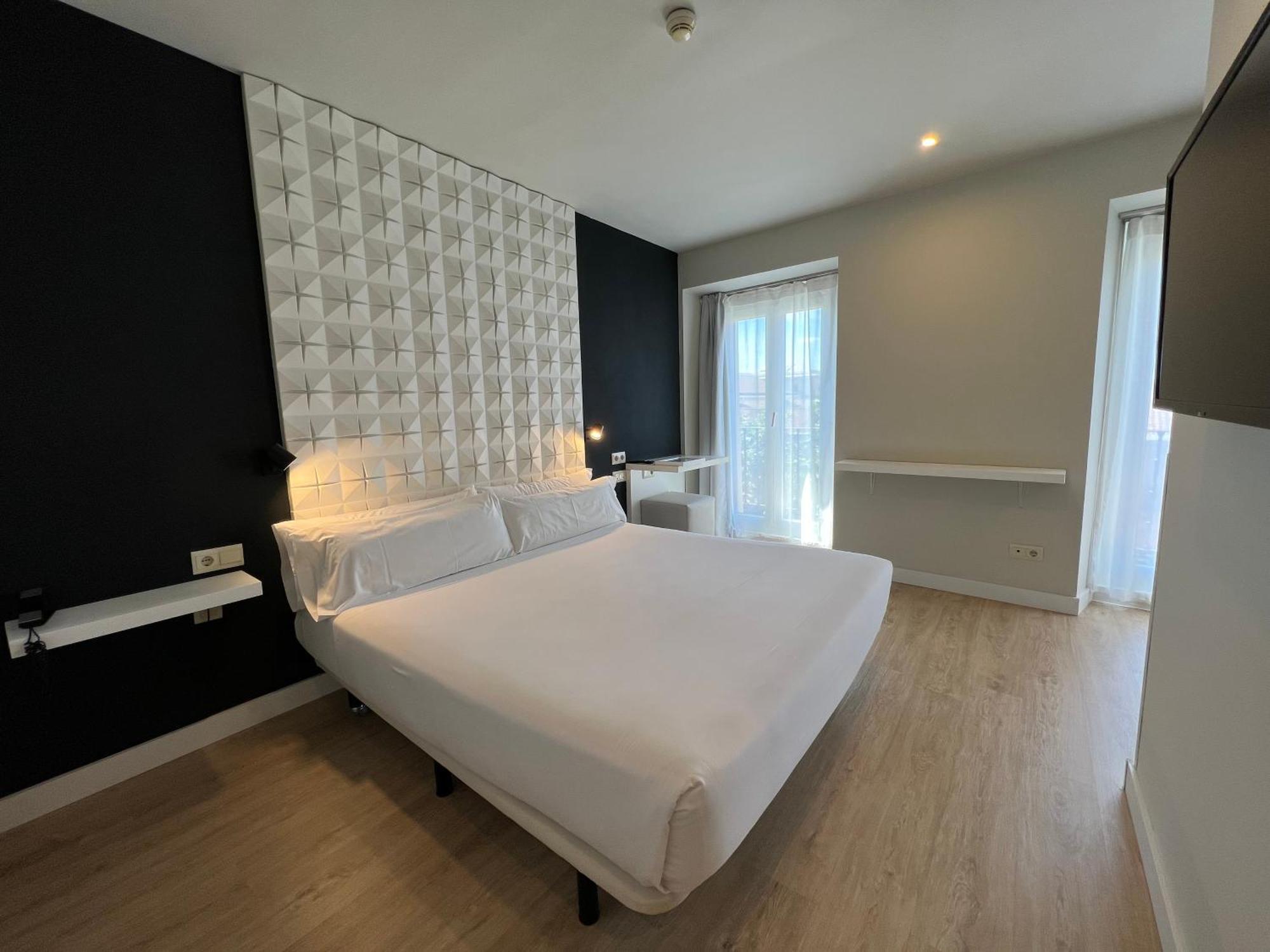 Urbansea Atocha 113 Hotel Мадрид Екстериор снимка