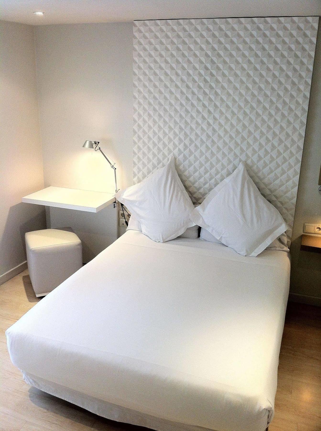 Urbansea Atocha 113 Hotel Мадрид Екстериор снимка
