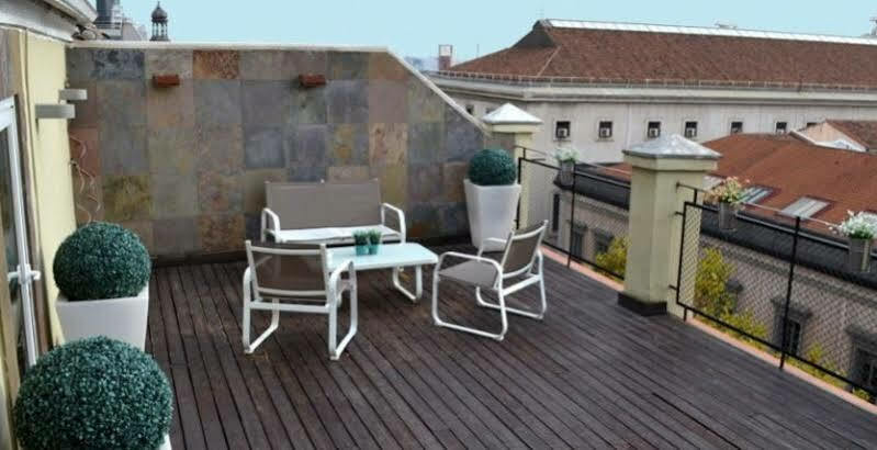 Urbansea Atocha 113 Hotel Мадрид Екстериор снимка